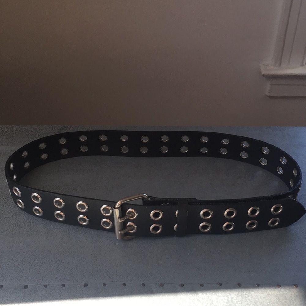 Black grommet belt. Unisex.